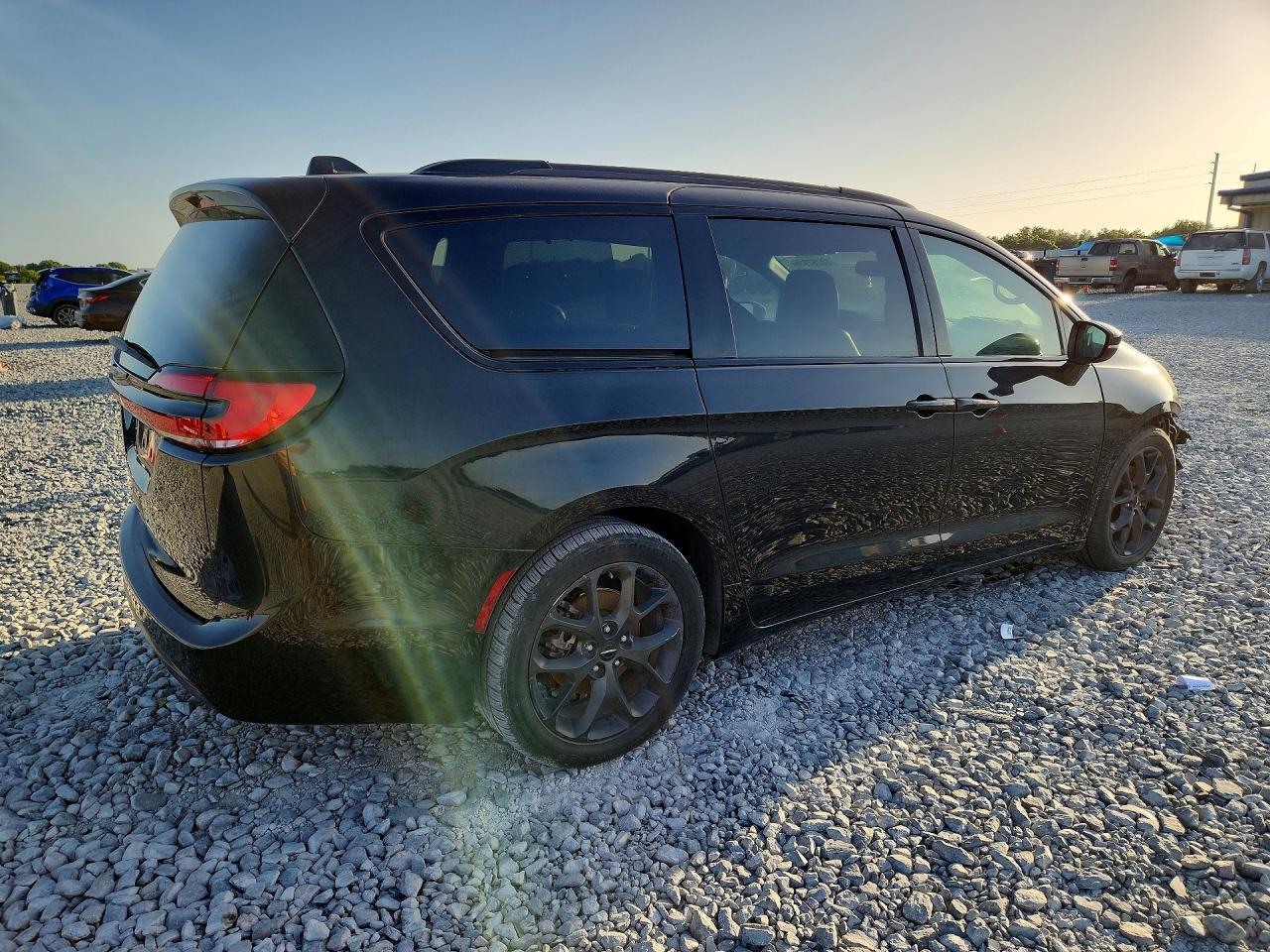 CHRYSLER PACIFICA