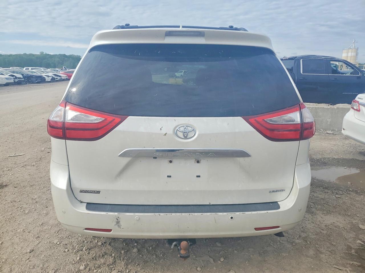 2015 TOYOTA SIENNA — фото 6
