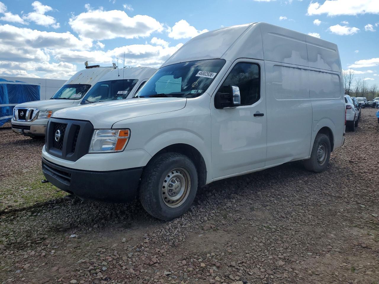 2015 NISSAN NV3500 — фото 1