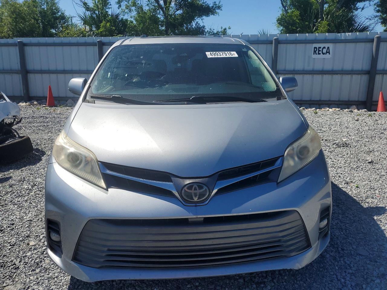 TOYOTA SIENNA