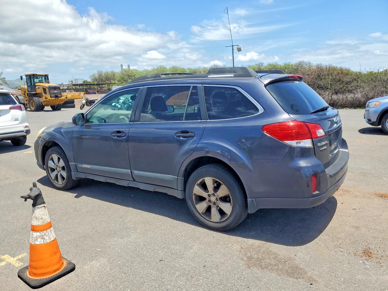 2011 SUBARU OUTBACK — фото 2