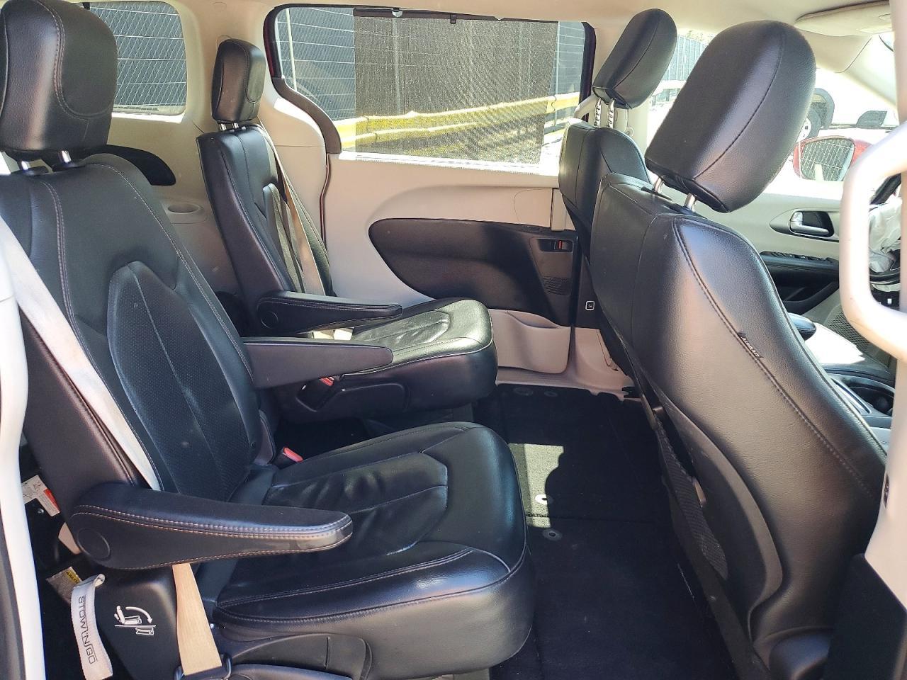 CHRYSLER PACIFICA