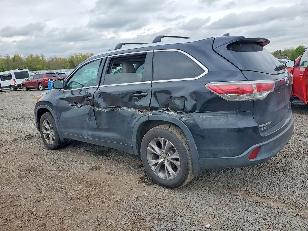 TOYOTA HIGHLANDER