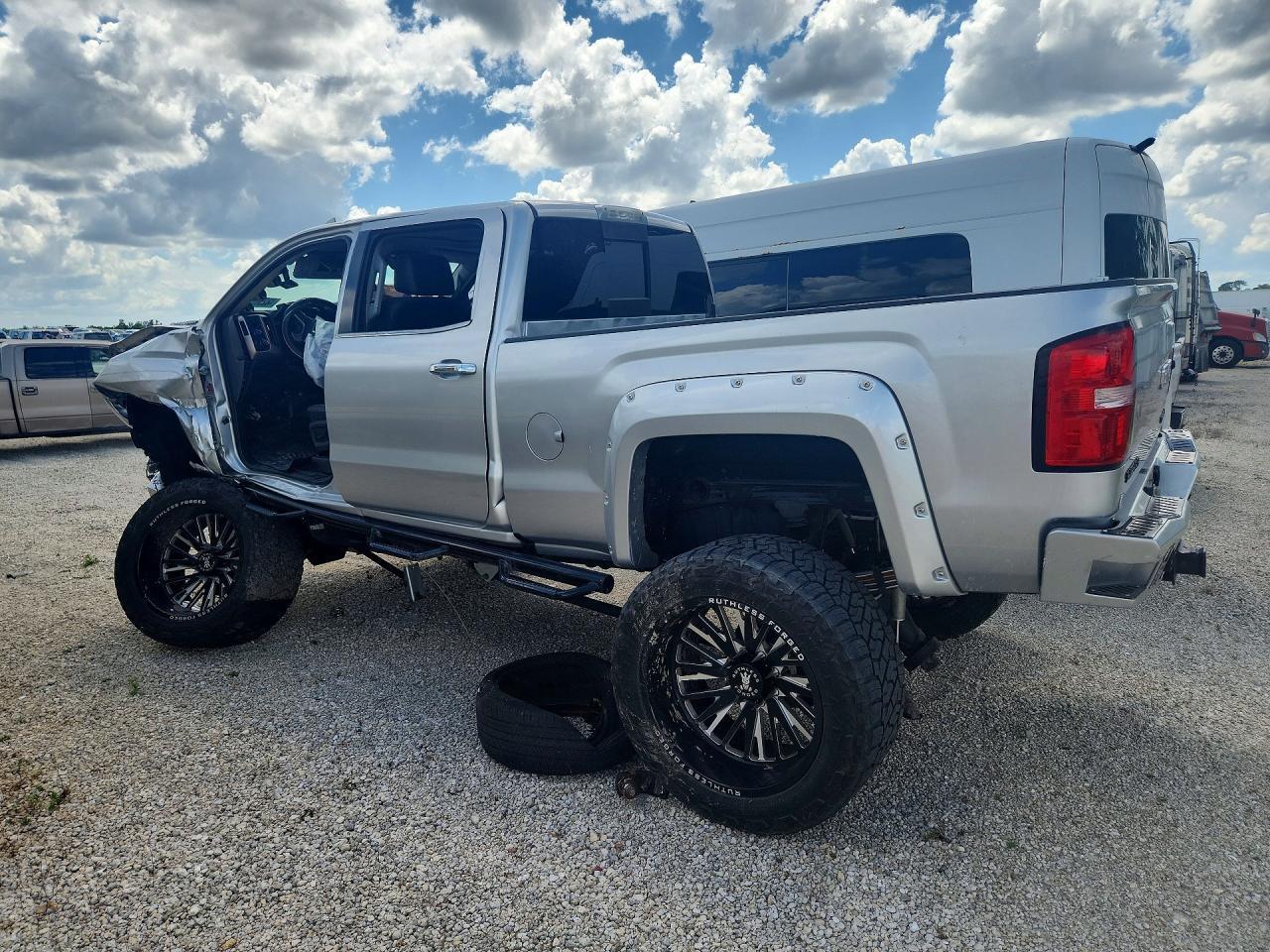 GMC SIERRA