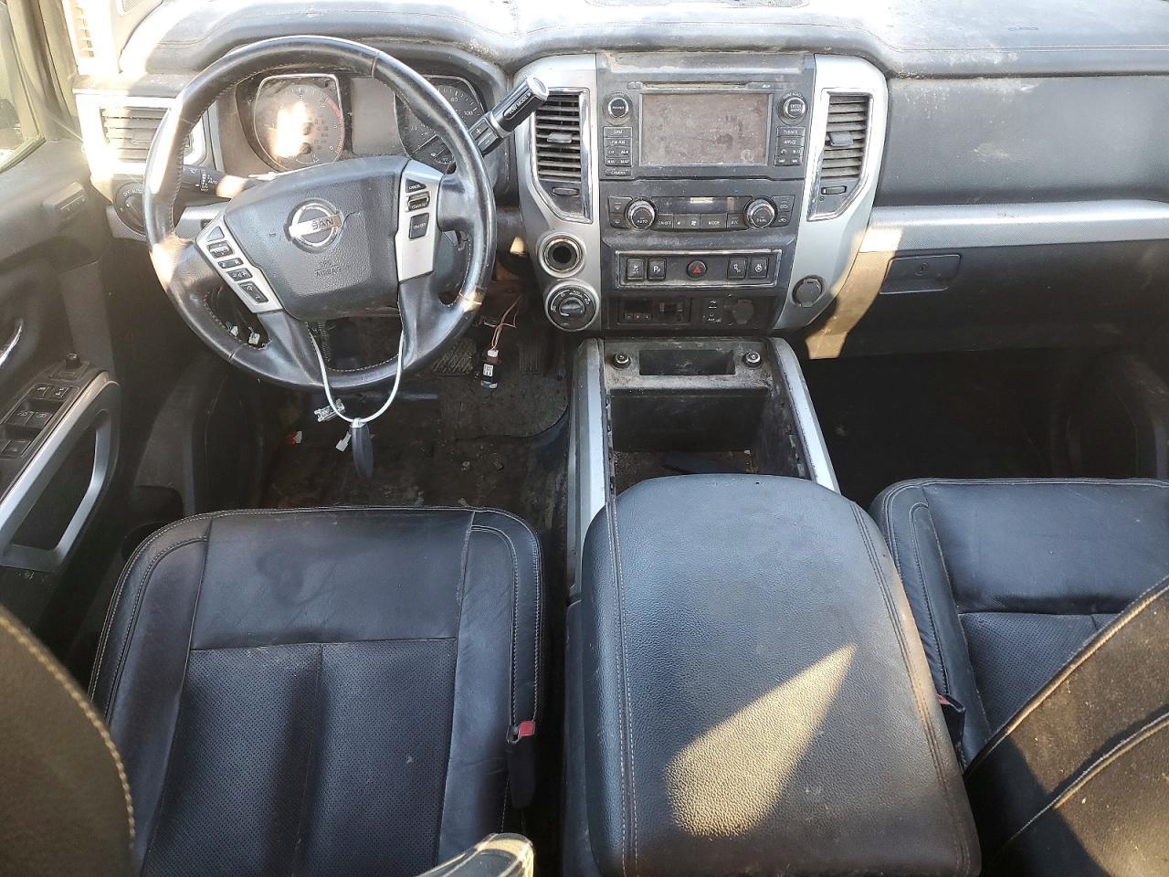 NISSAN TITAN