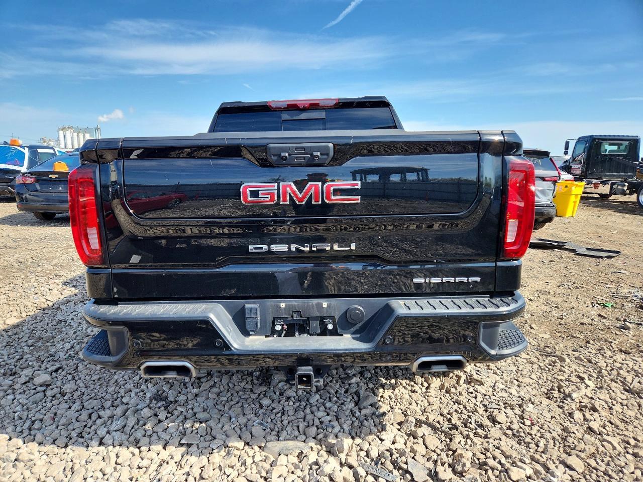 GMC SIERRA