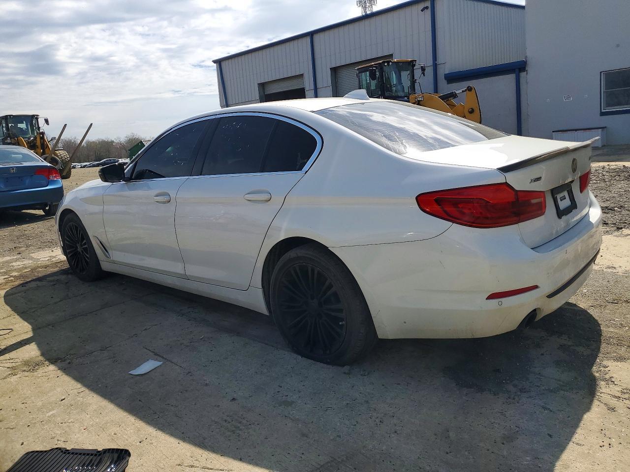 BMW 5 SERIES