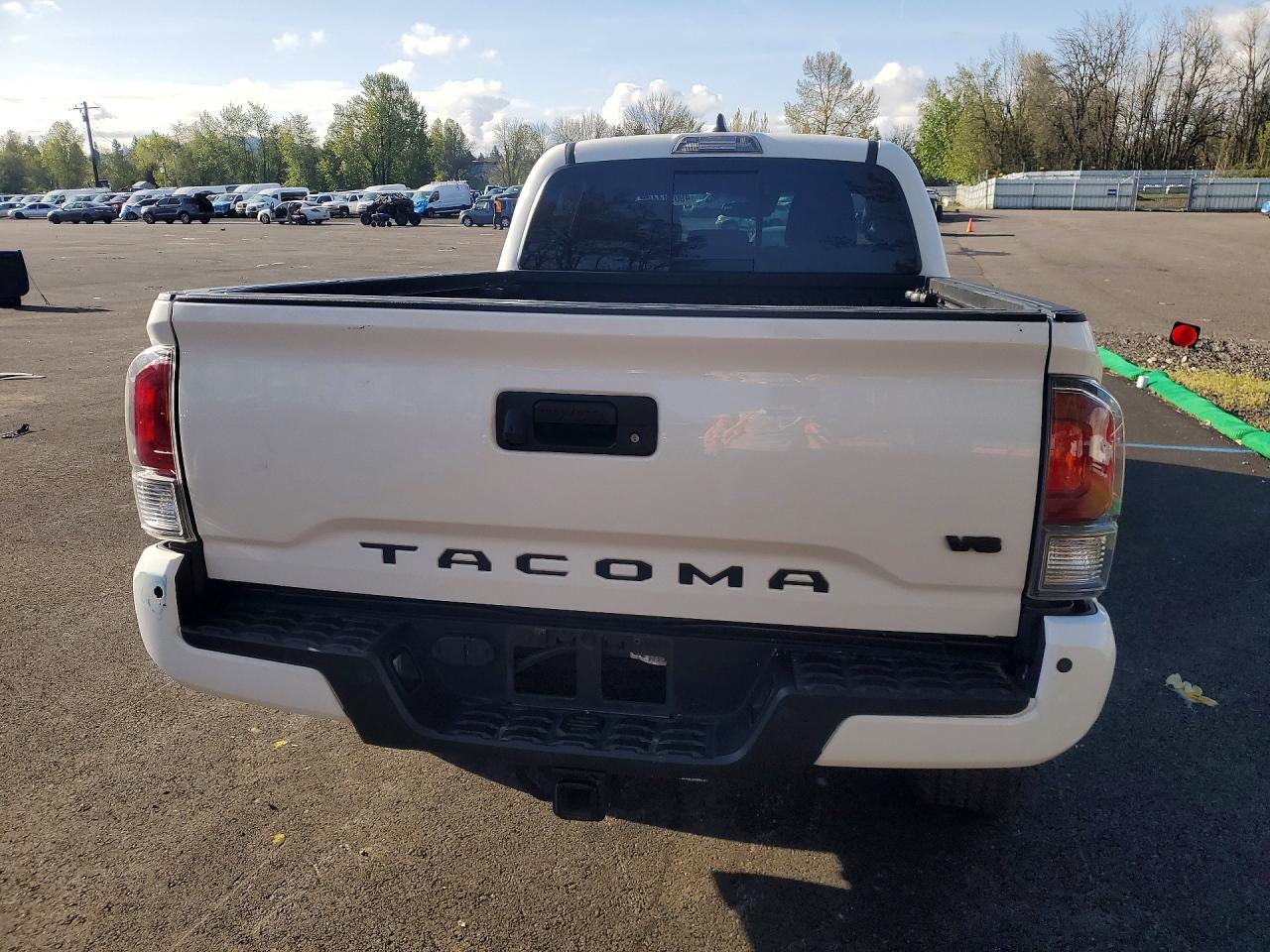 TOYOTA TACOMA