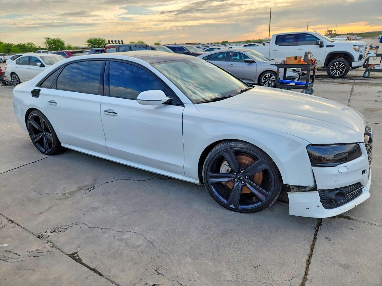 2017 AUDI A8 — фото 4