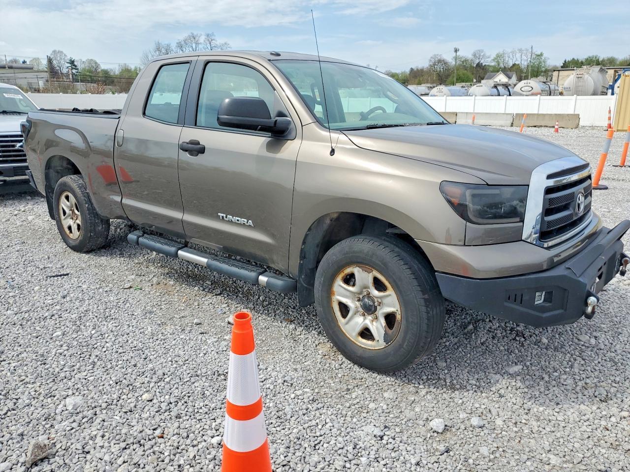 TOYOTA TUNDRA