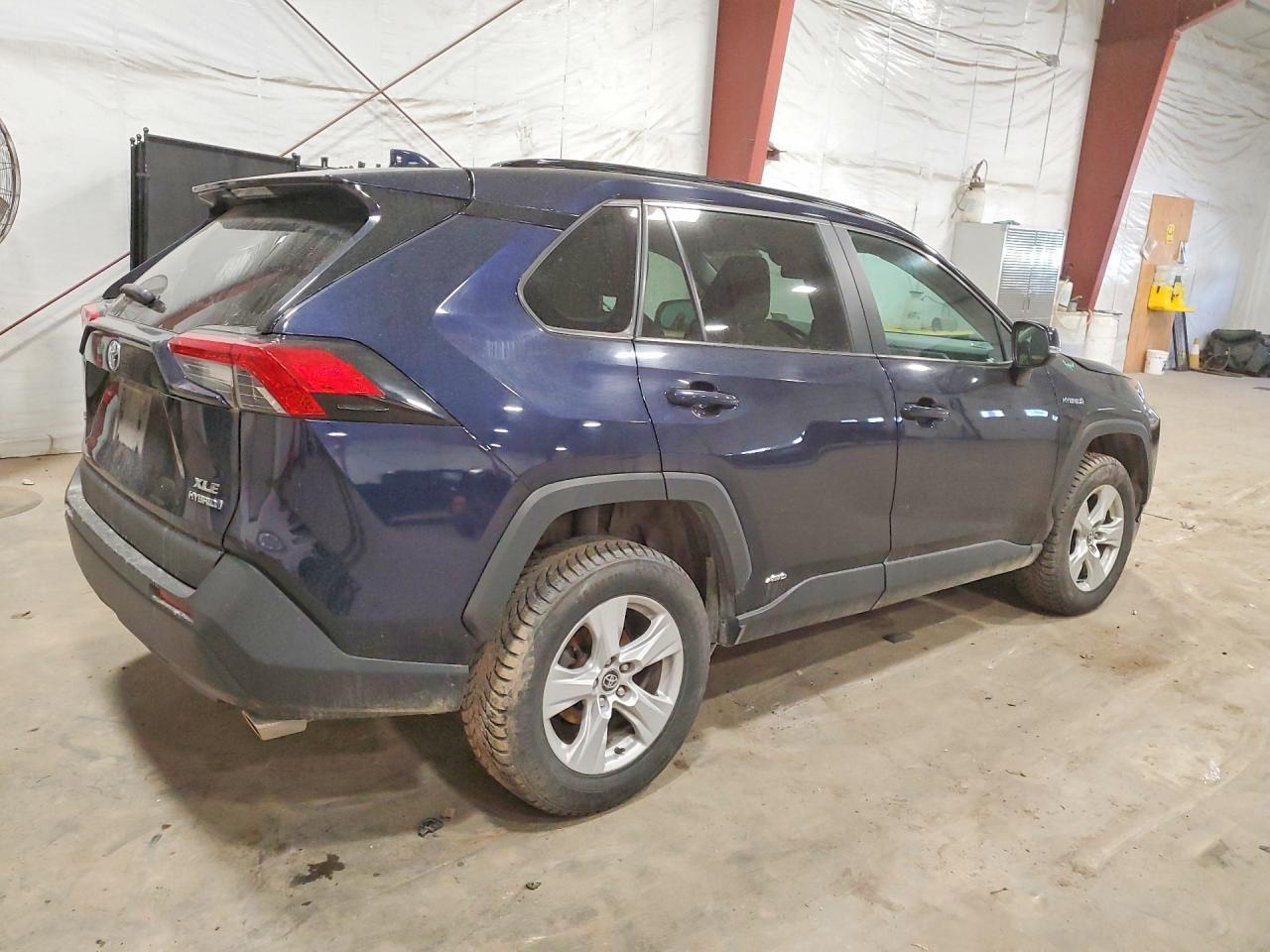 2020 TOYOTA RAV4 HYBRID — фото 3