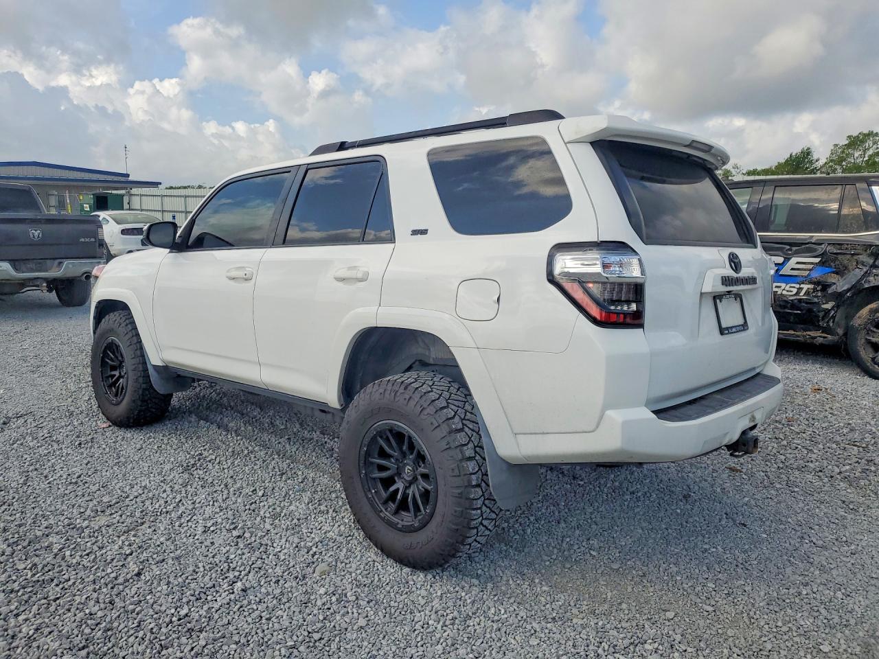 2018 TOYOTA 4RUNNER — фото 2