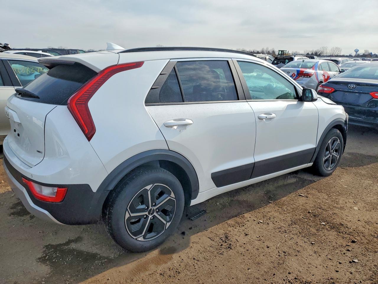2025 KIA NIRO HYBRID — фото 3