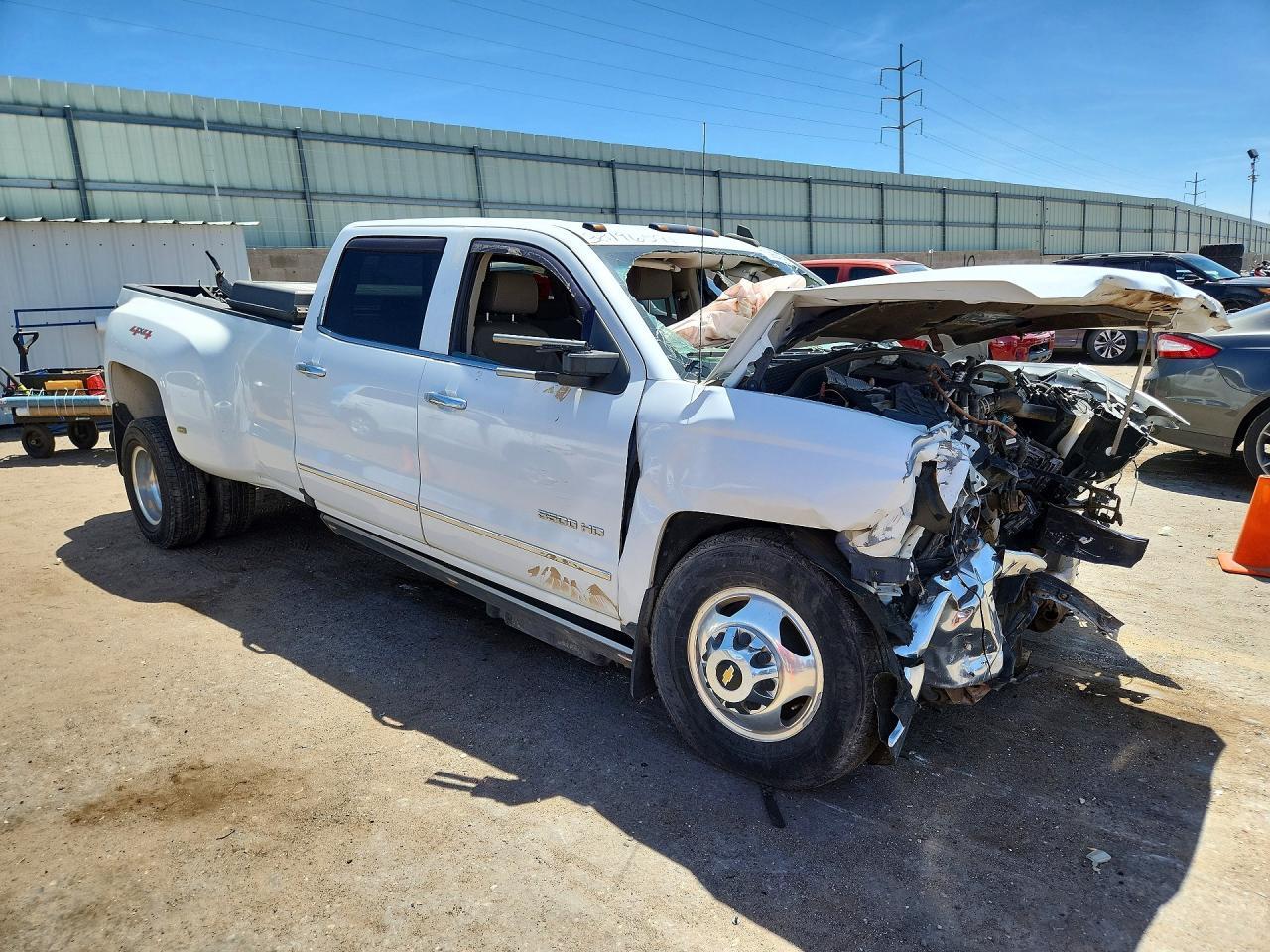 2016 CHEVROLET SILVERADO 3500 — фото 4