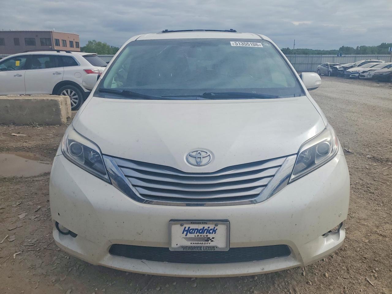 2015 TOYOTA SIENNA — фото 5