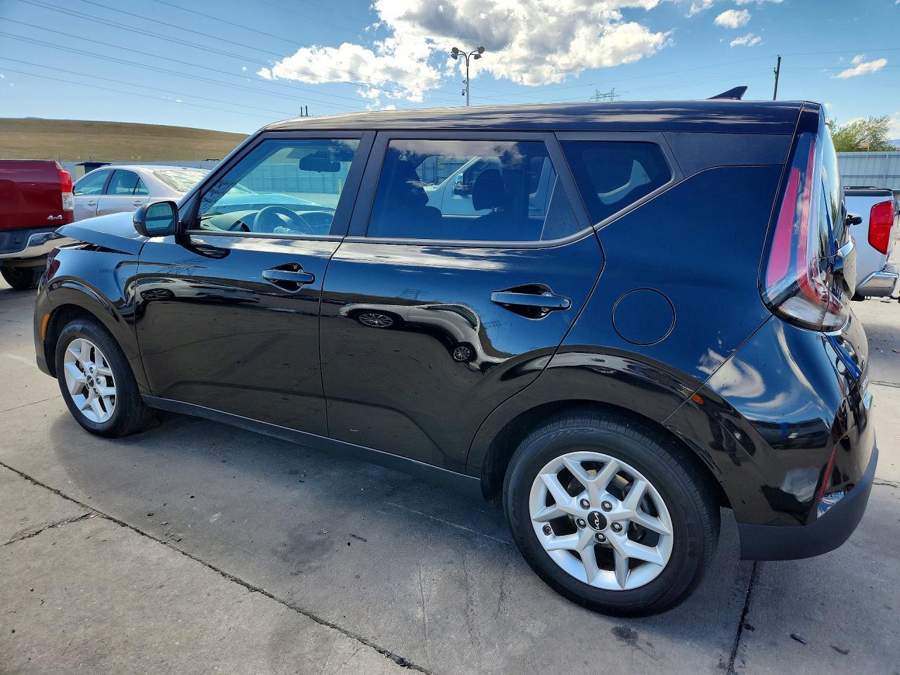 2025 KIA SOUL — фото 2