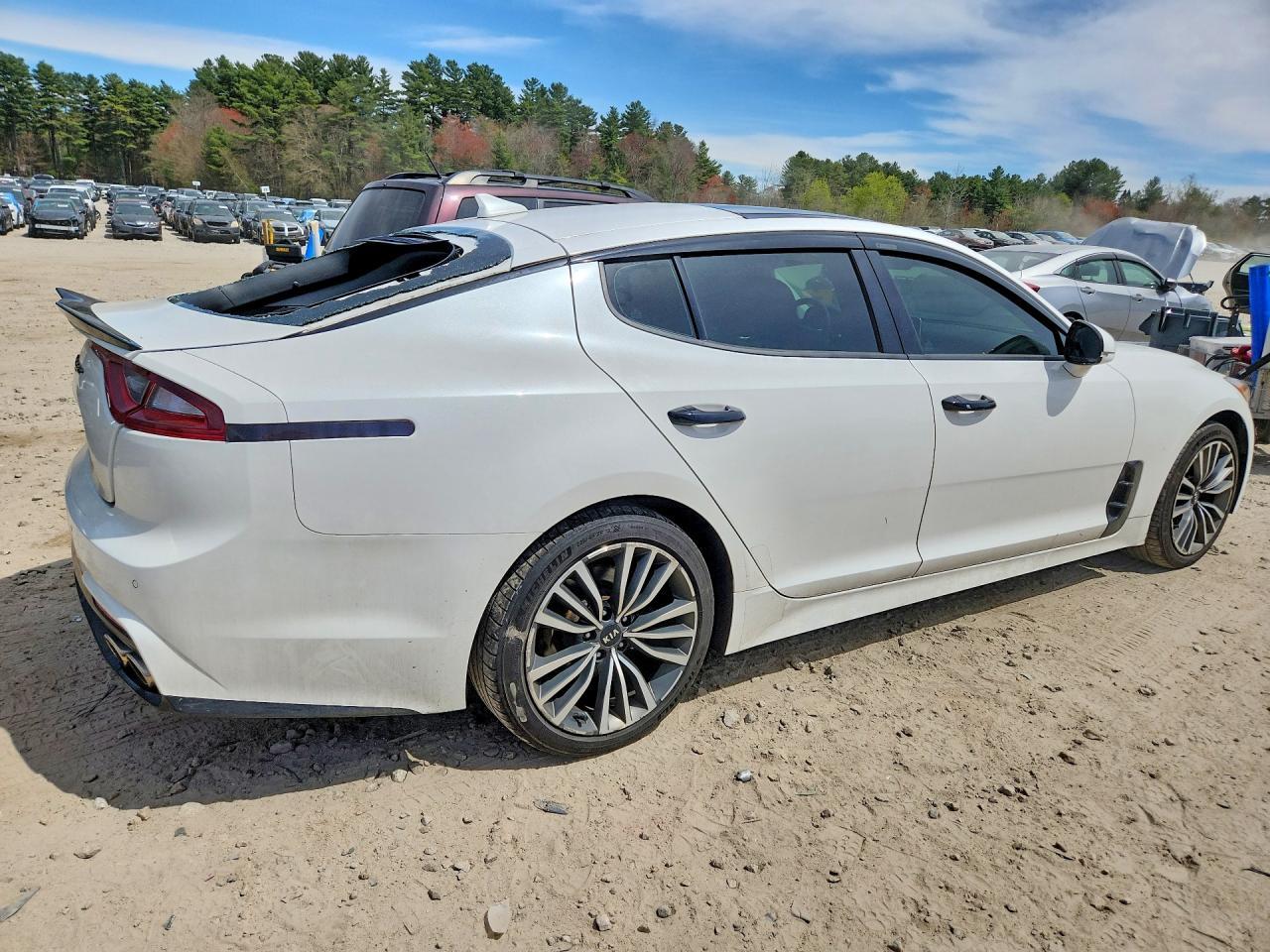 KIA STINGER