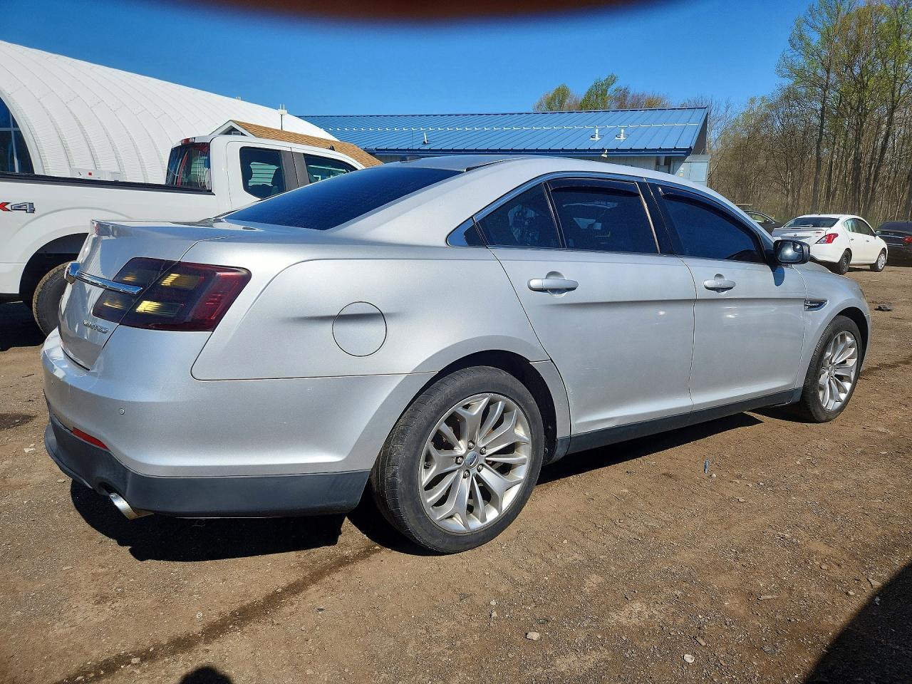 FORD TAURUS