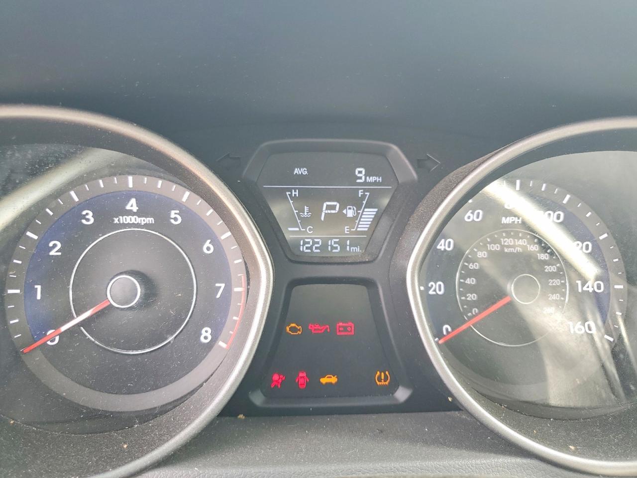 HYUNDAI ELANTRA