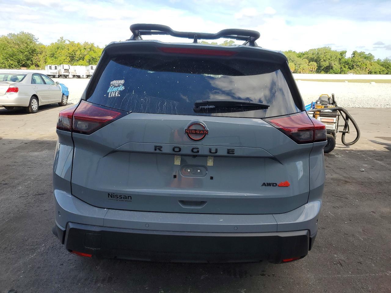NISSAN ROGUE