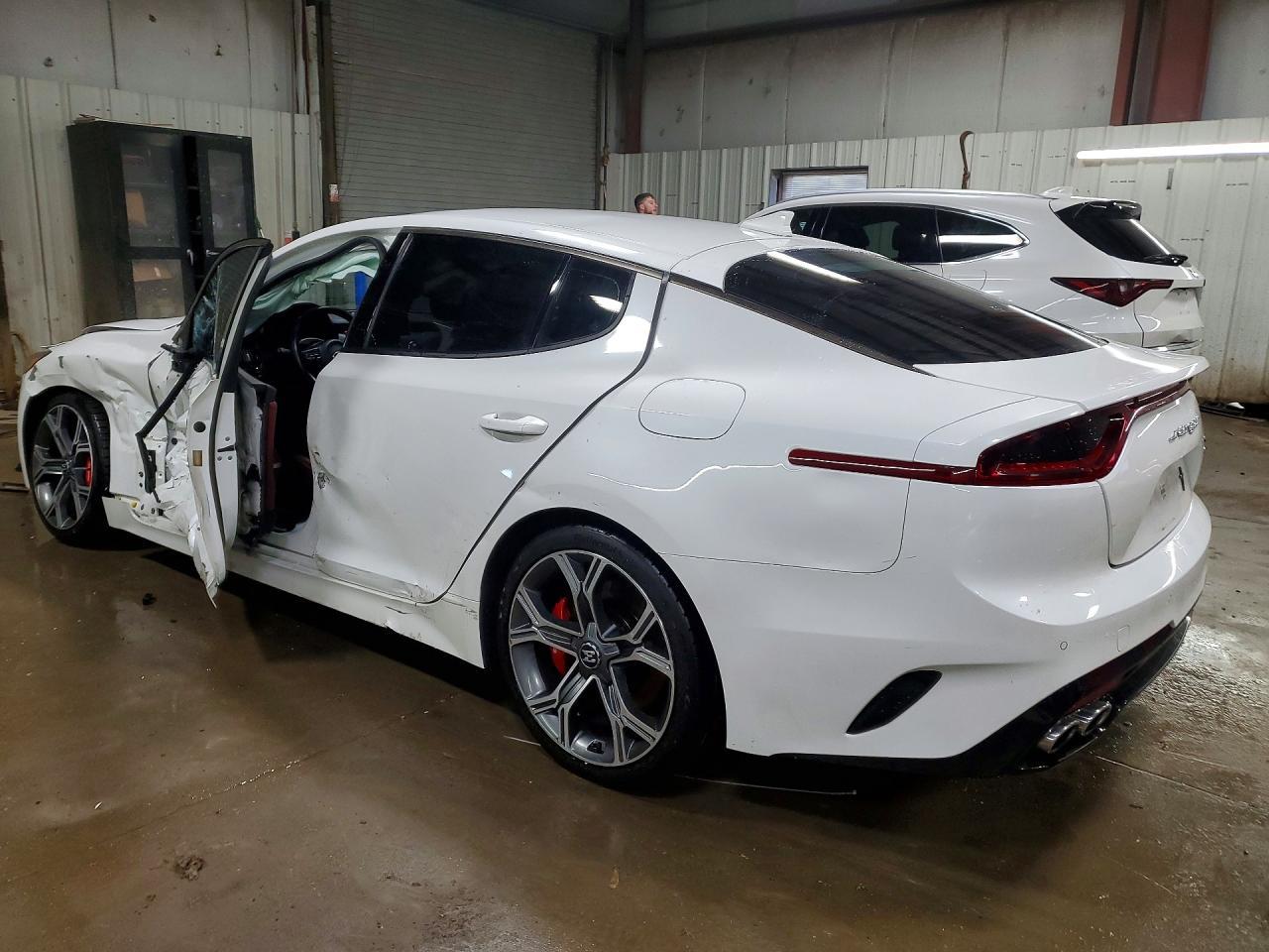 2020 KIA STINGER — фото 2