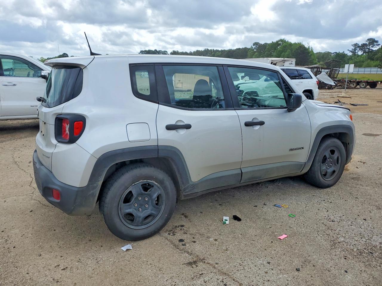 2019 JEEP RENEGADE — фото 3