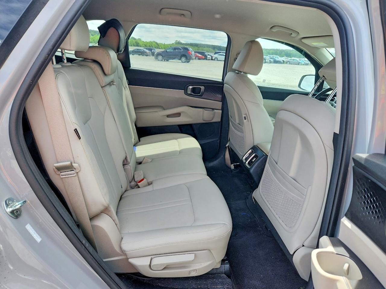 2024 KIA SORENTO — фото 10