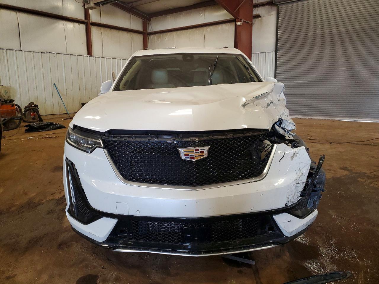 CADILLAC XT6