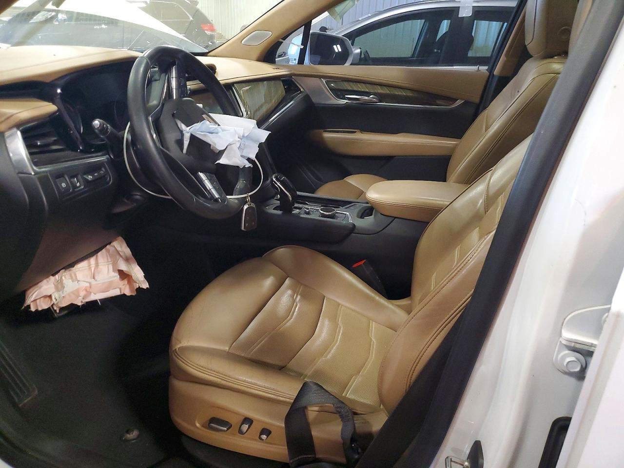 CADILLAC XT6