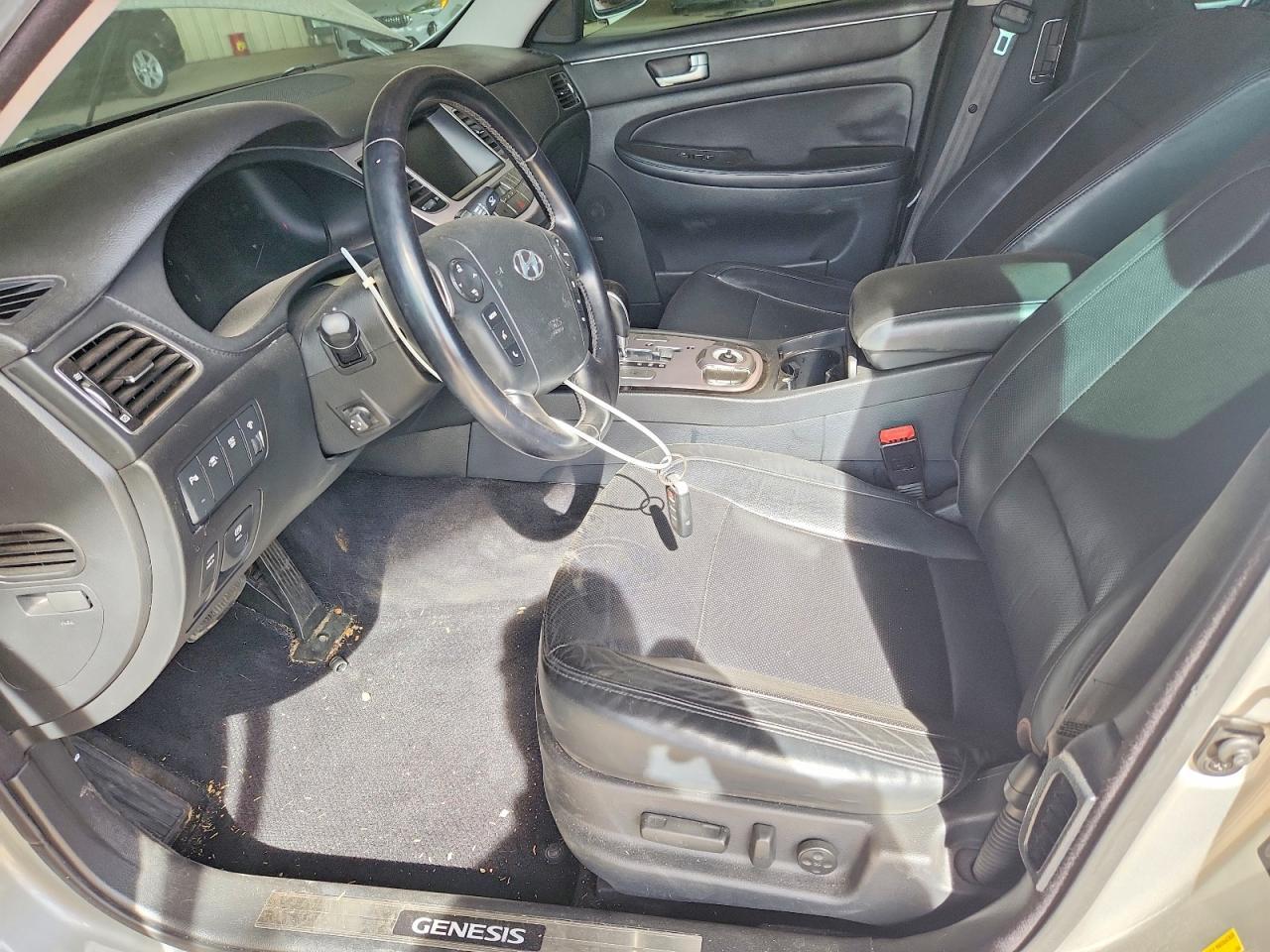 HYUNDAI GENESIS