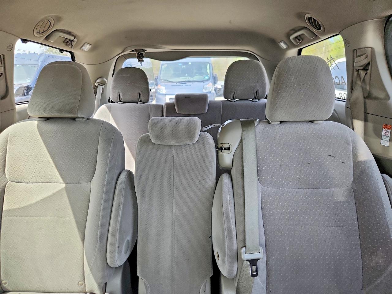 TOYOTA SIENNA