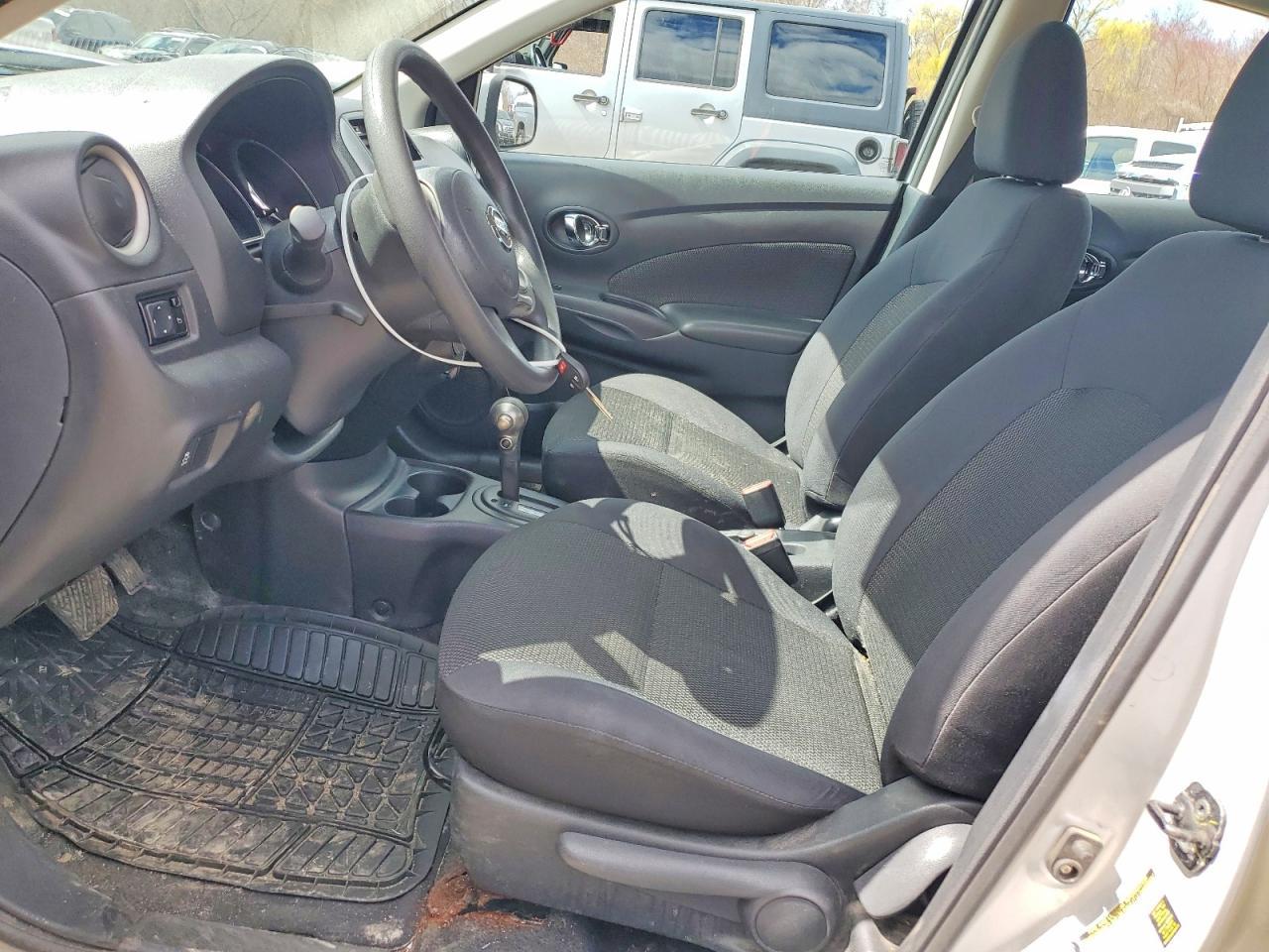 NISSAN VERSA