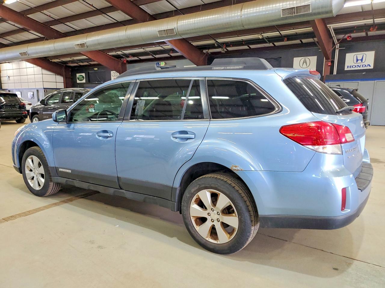2010 SUBARU OUTBACK — фото 2