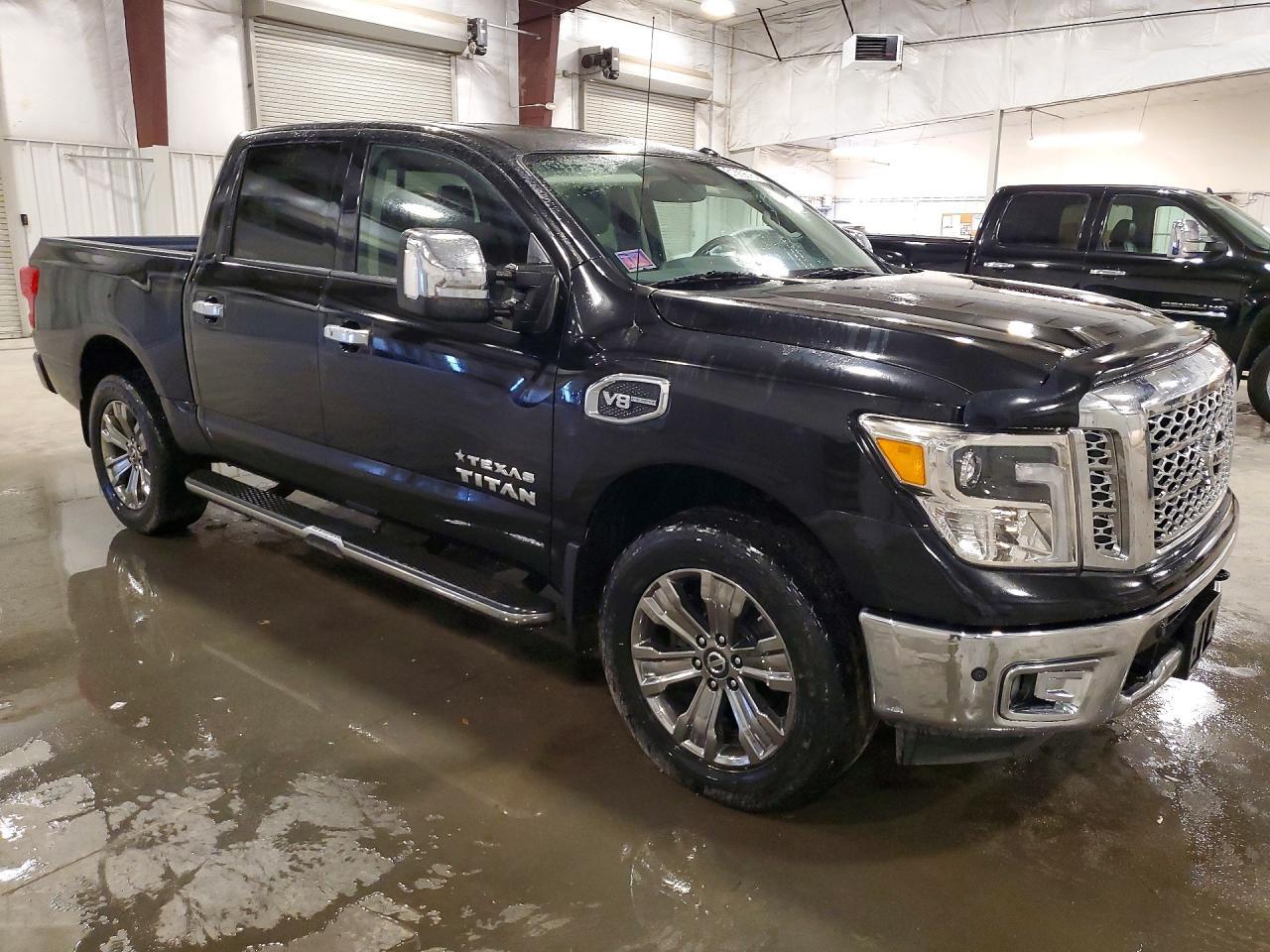 2017 NISSAN TITAN — фото 4