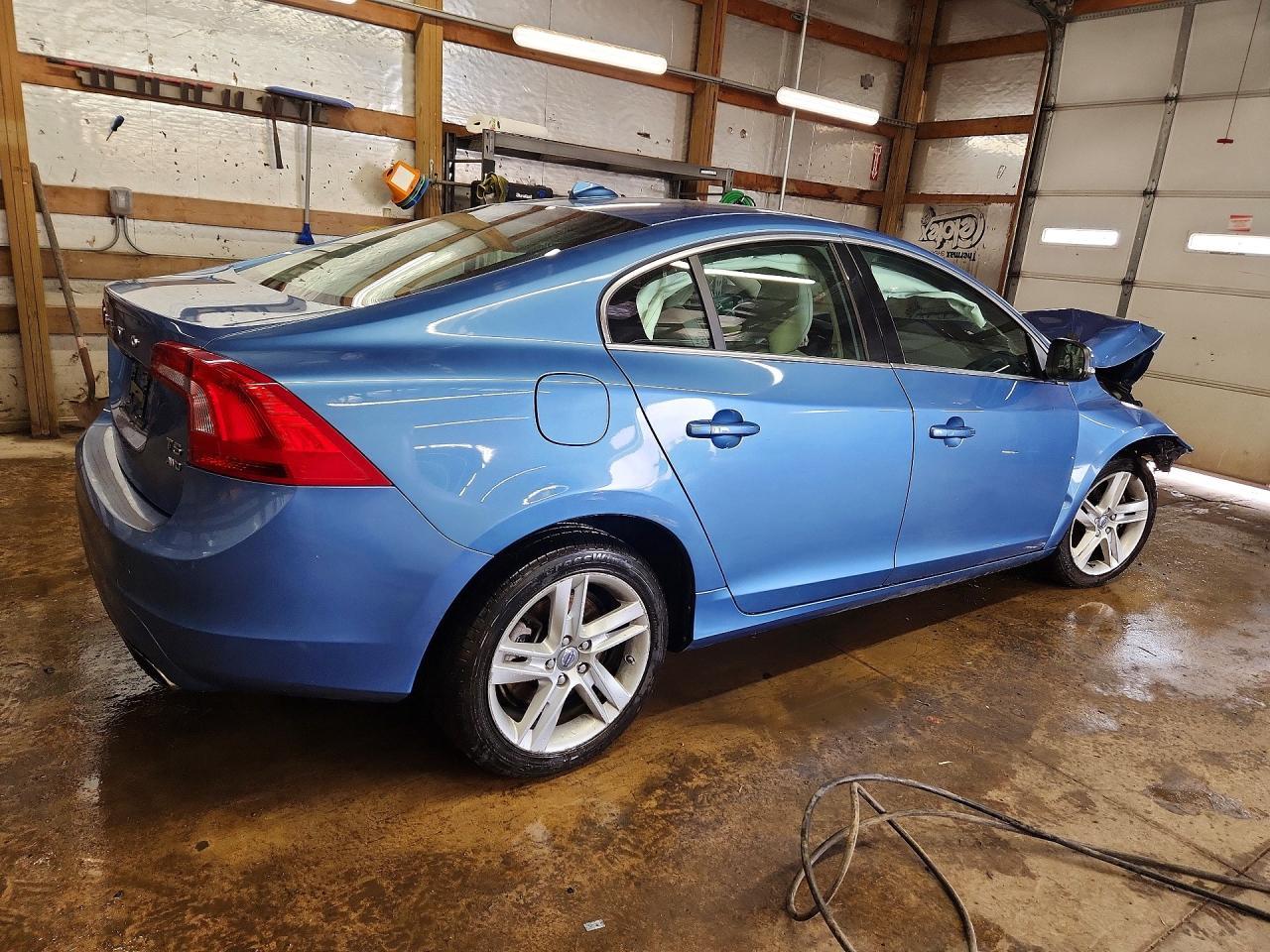 2014 VOLVO S60 — фото 3