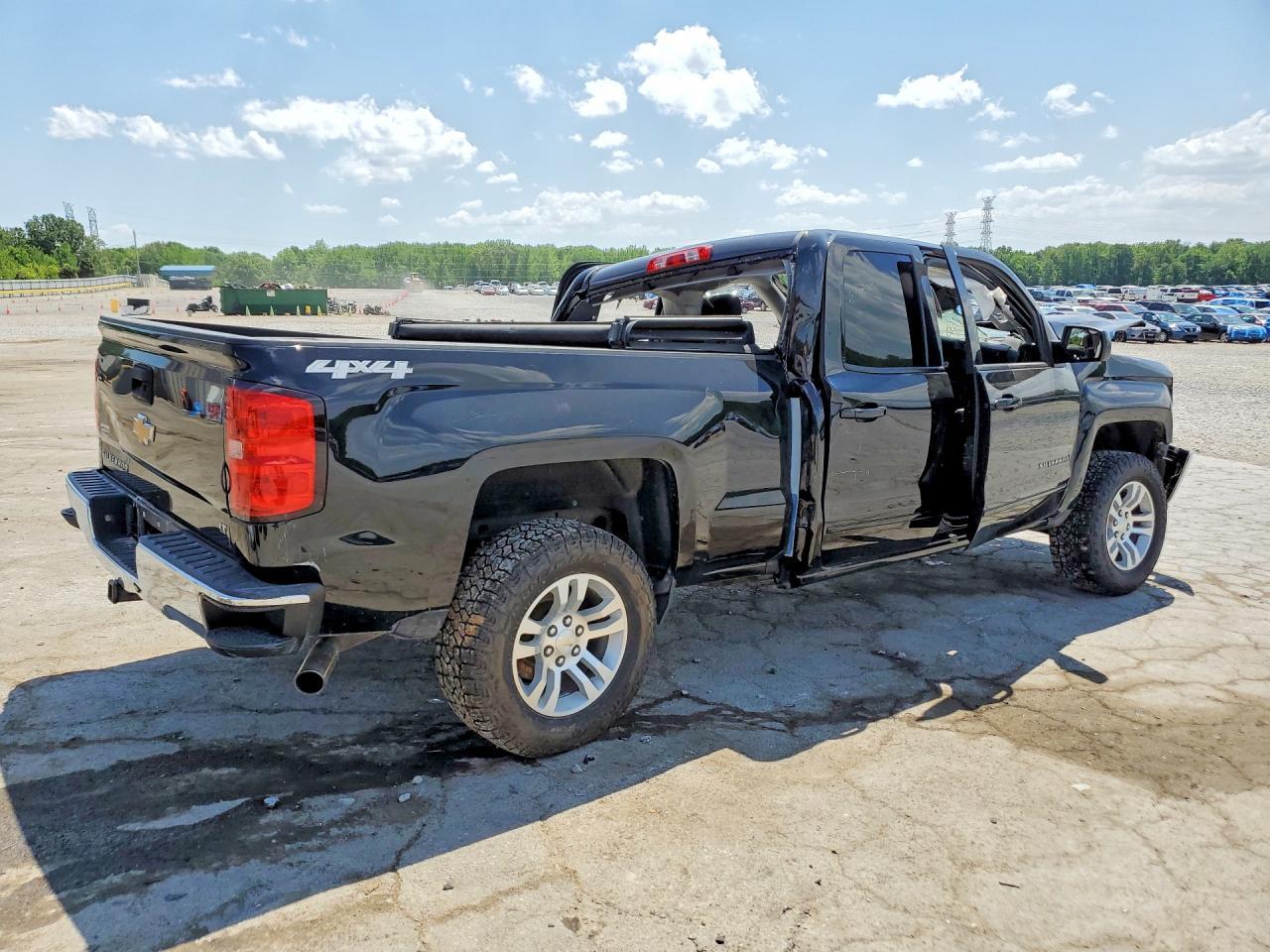 2017 CHEVROLET SILVERADO — фото 3