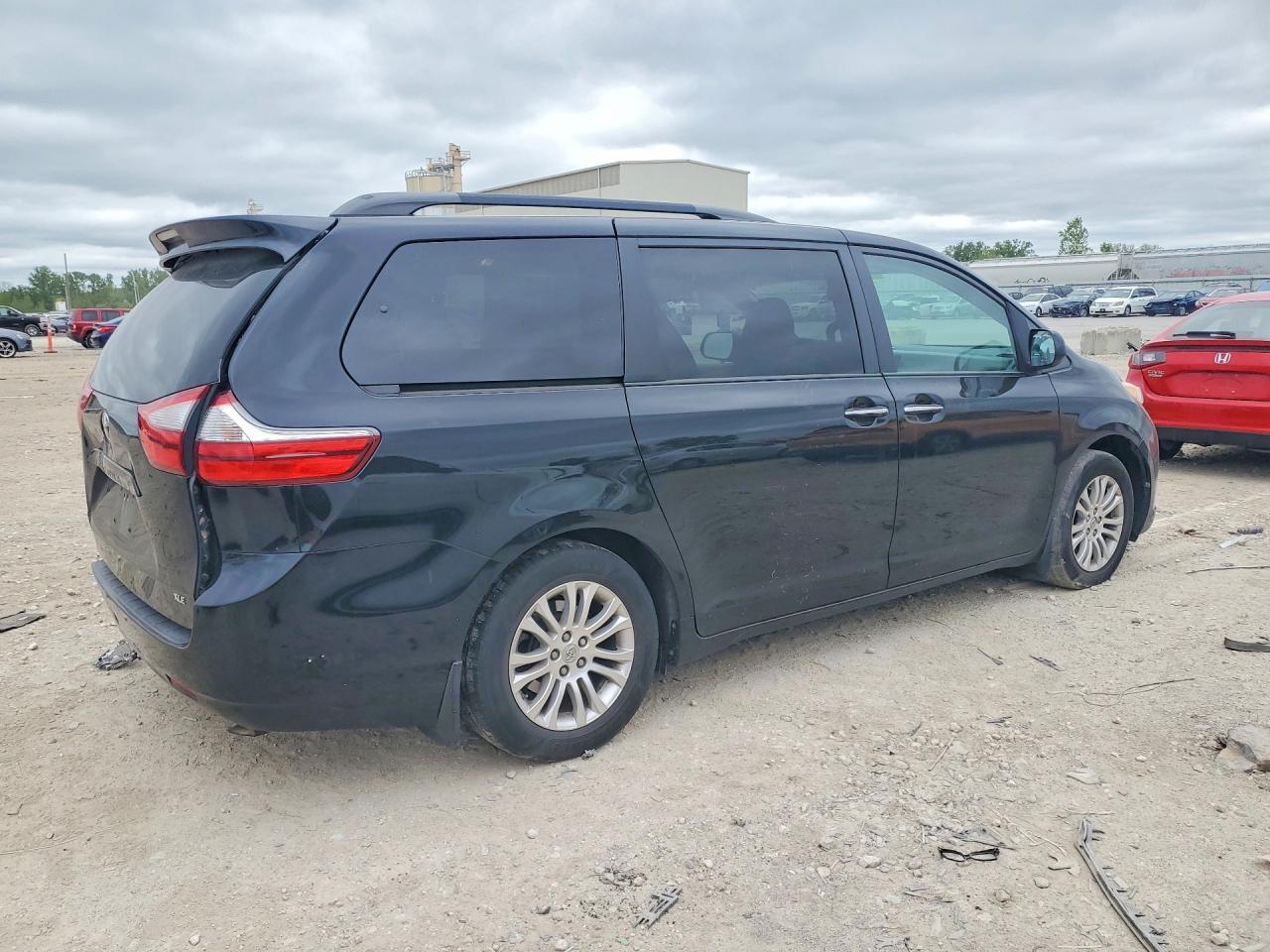 2015 TOYOTA SIENNA — фото 3