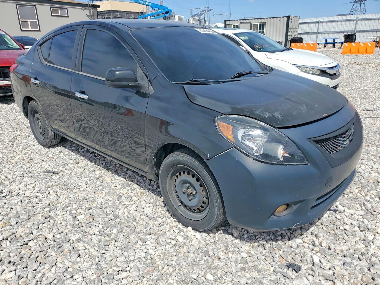 2013 NISSAN VERSA — фото 4