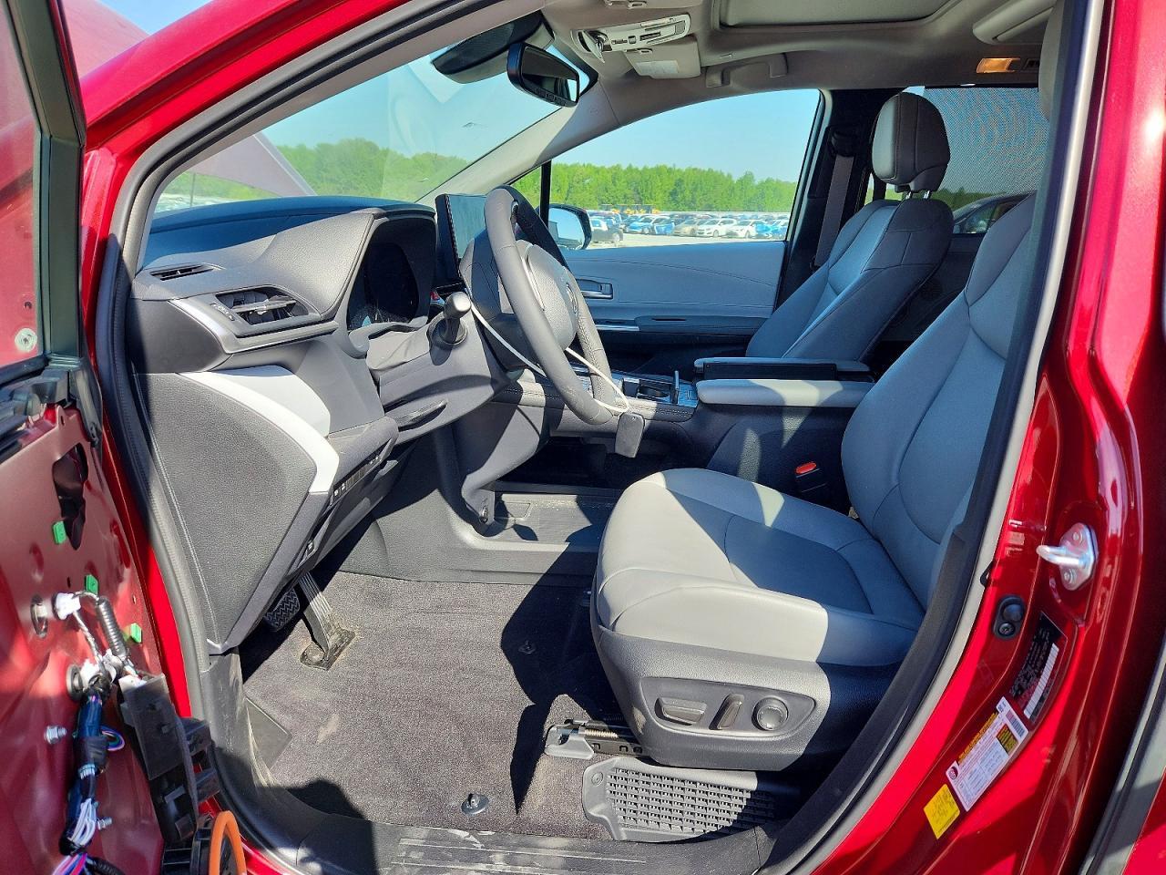 2025 TOYOTA SIENNA — фото 7