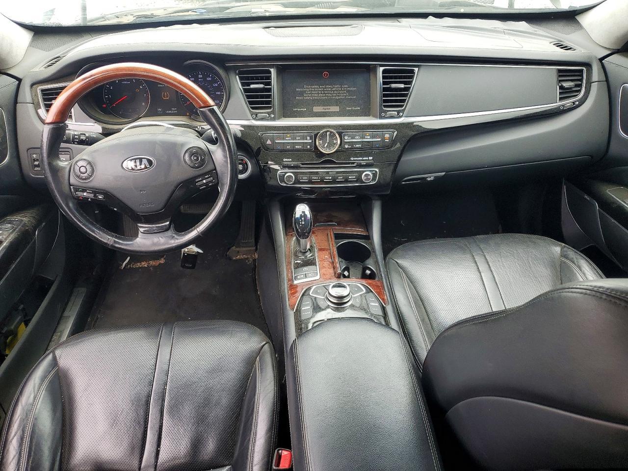 KIA K900