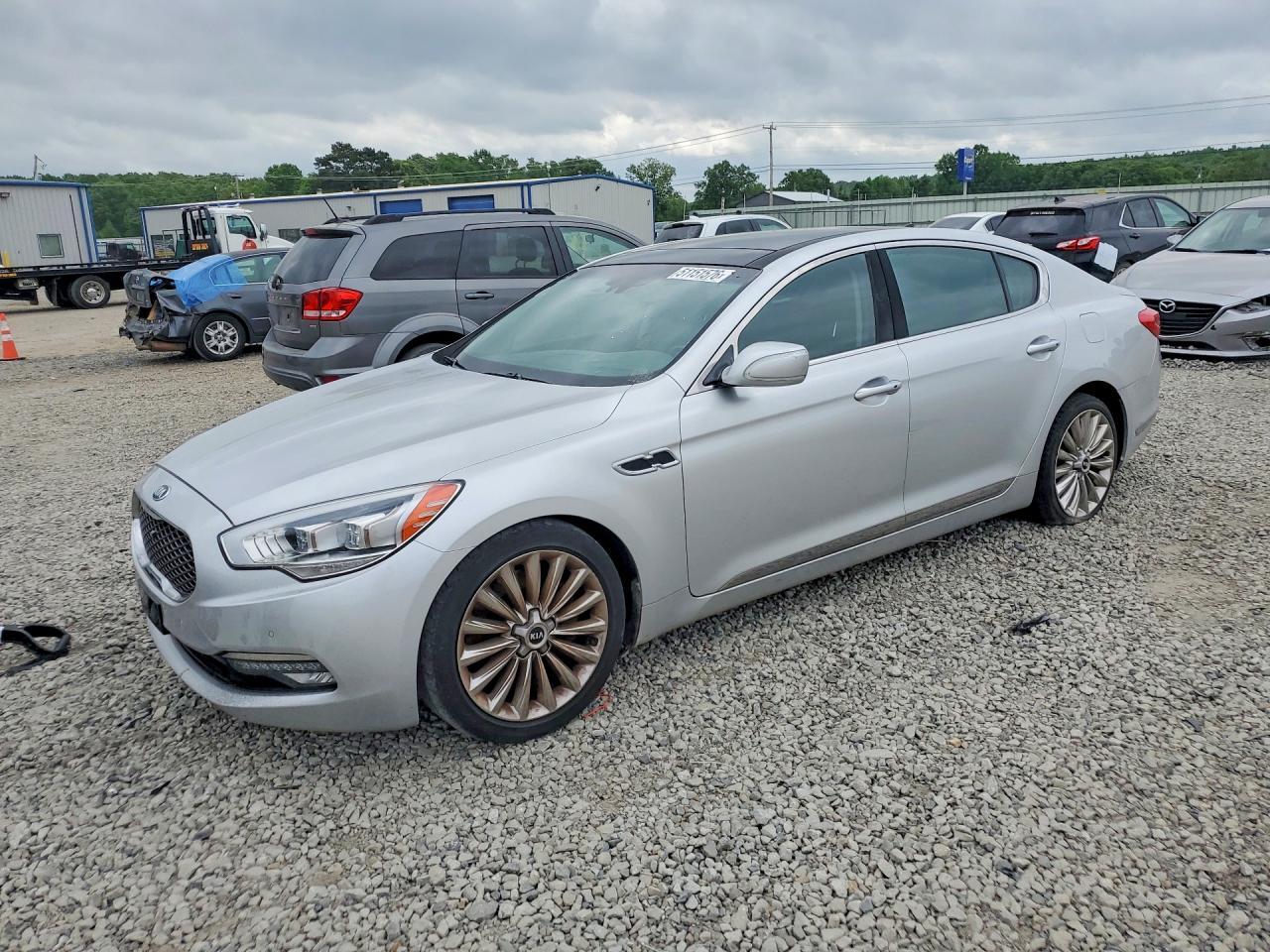 KIA K900