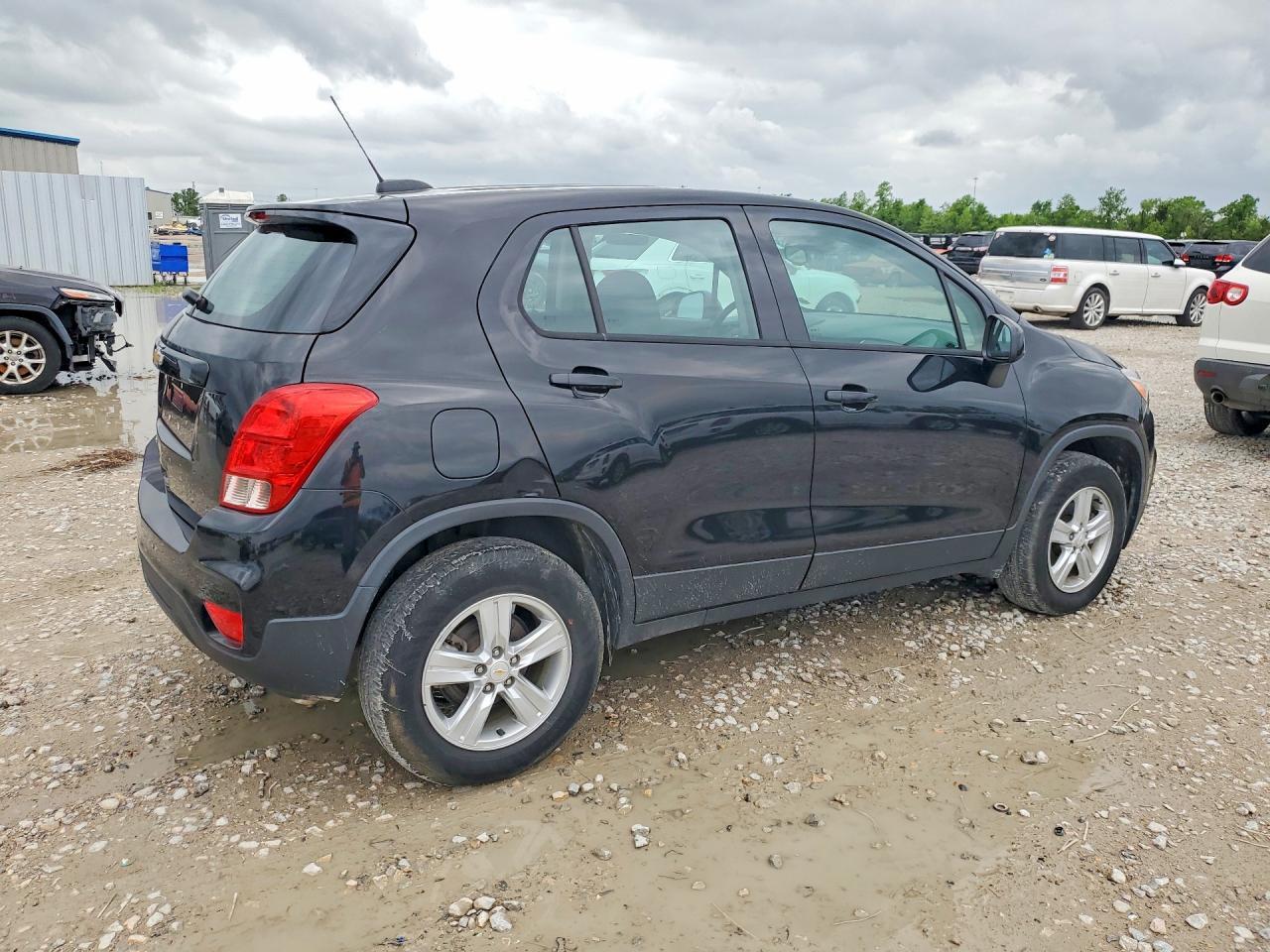 CHEVROLET TRAX