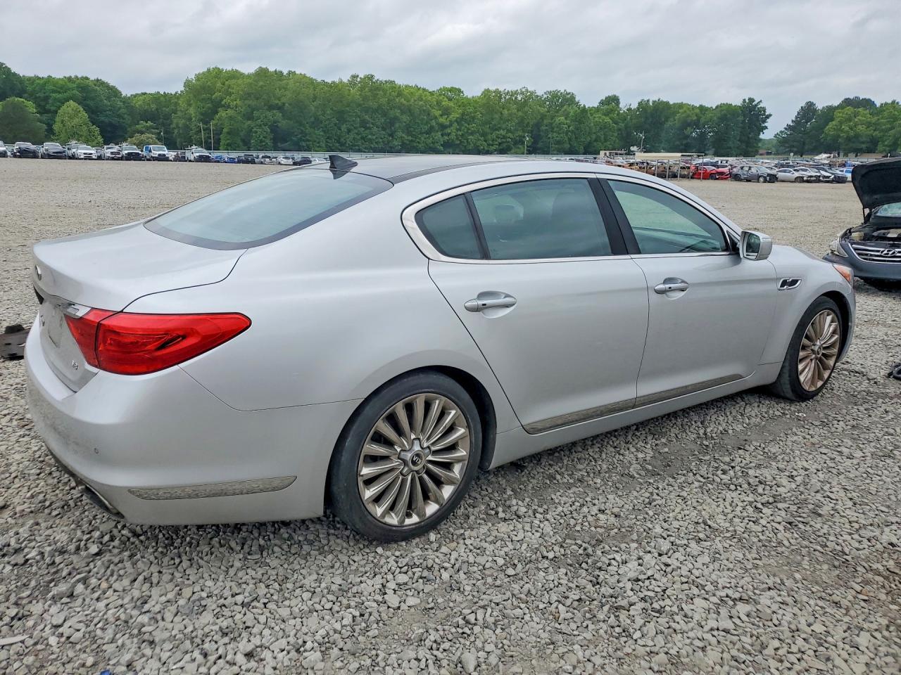 KIA K900