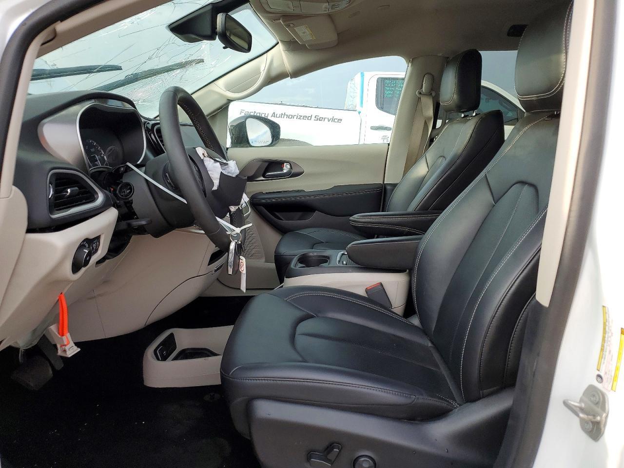 CHRYSLER PACIFICA