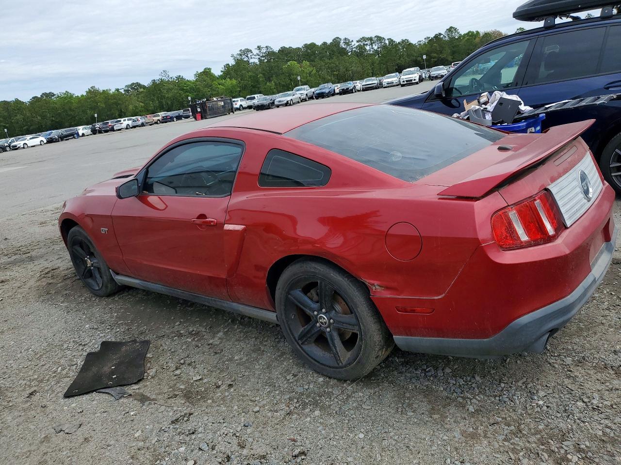 FORD MUSTANG