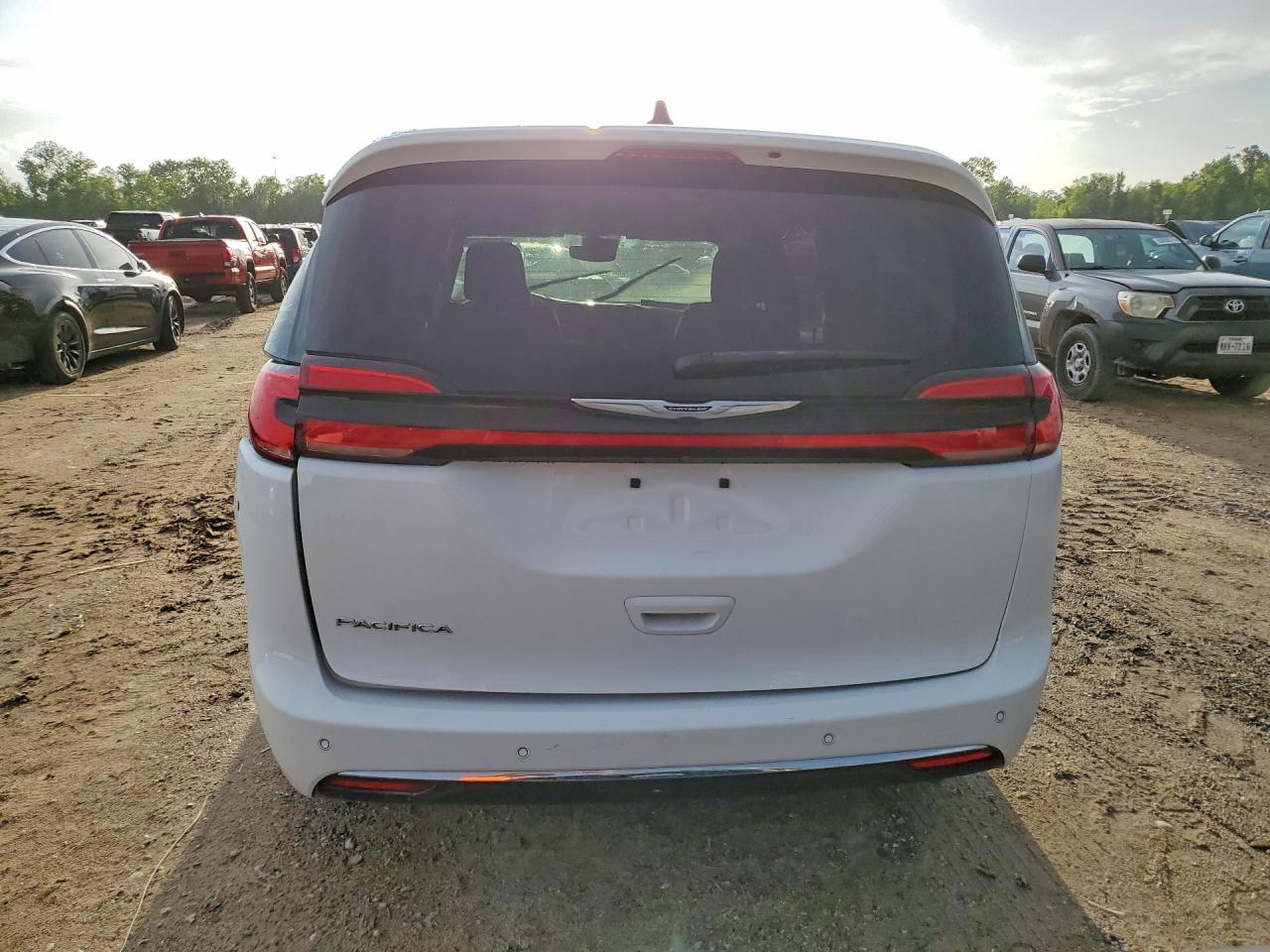 CHRYSLER PACIFICA