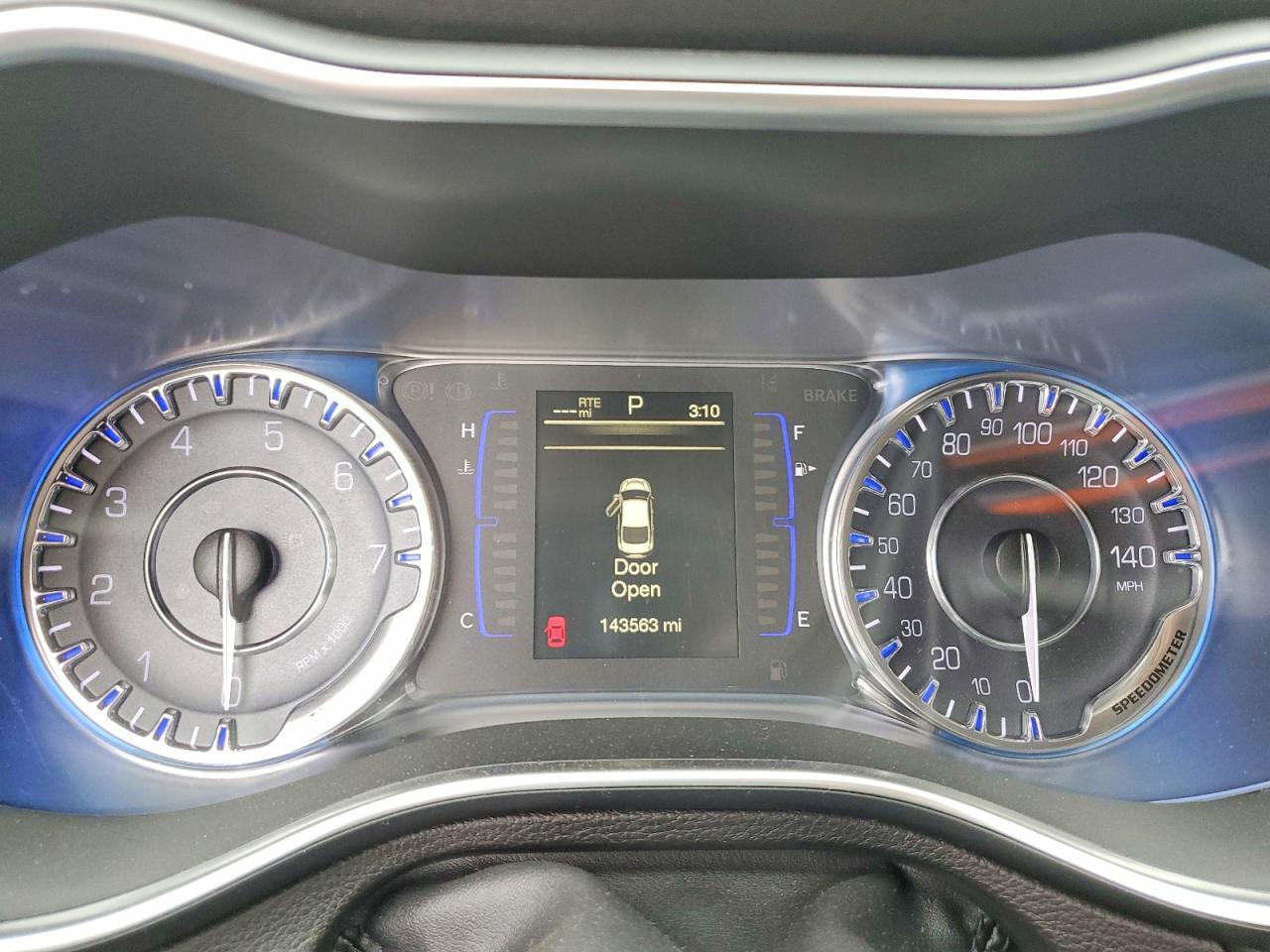 CHRYSLER 200