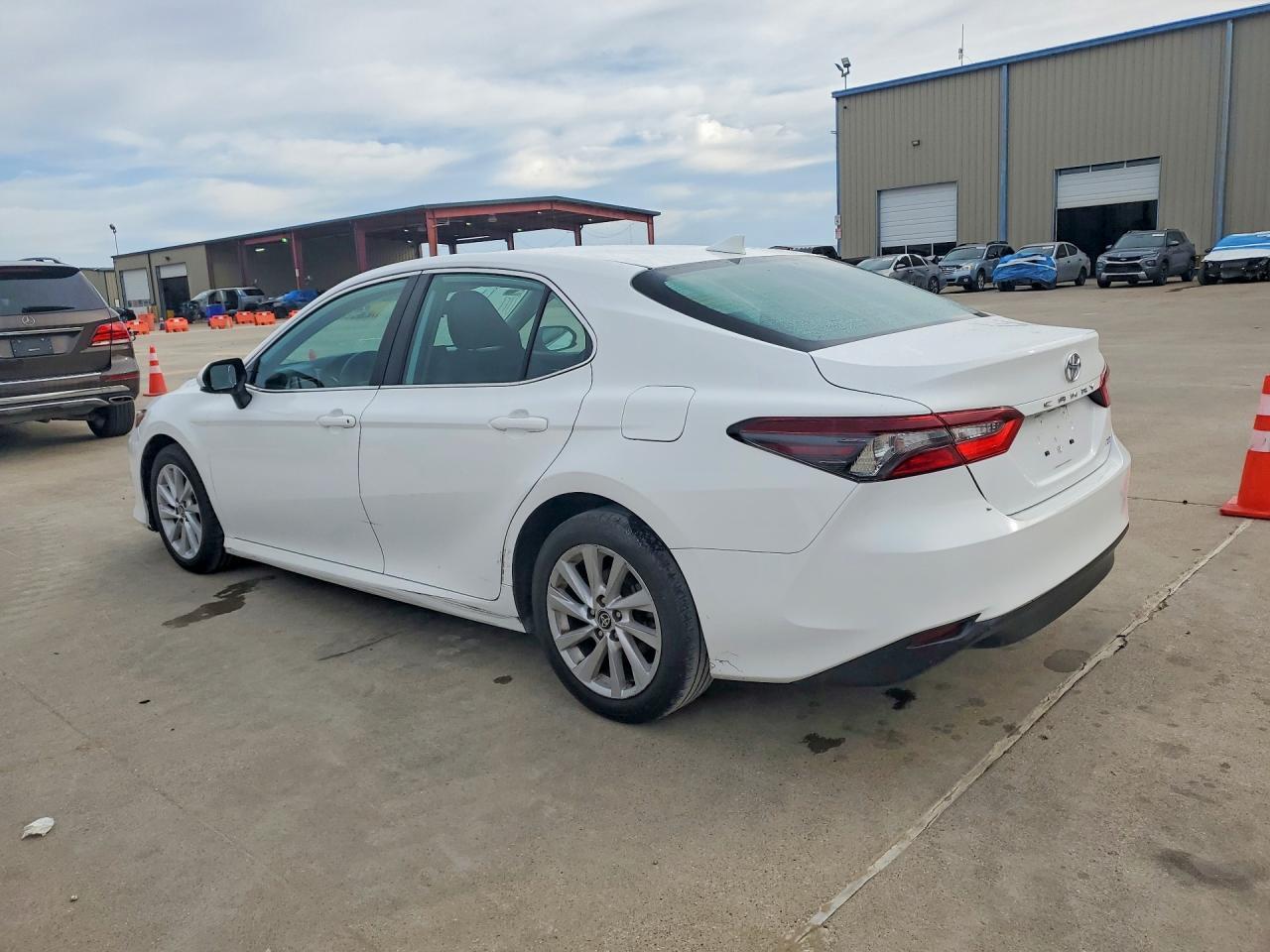 2022 TOYOTA CAMRY — фото 2