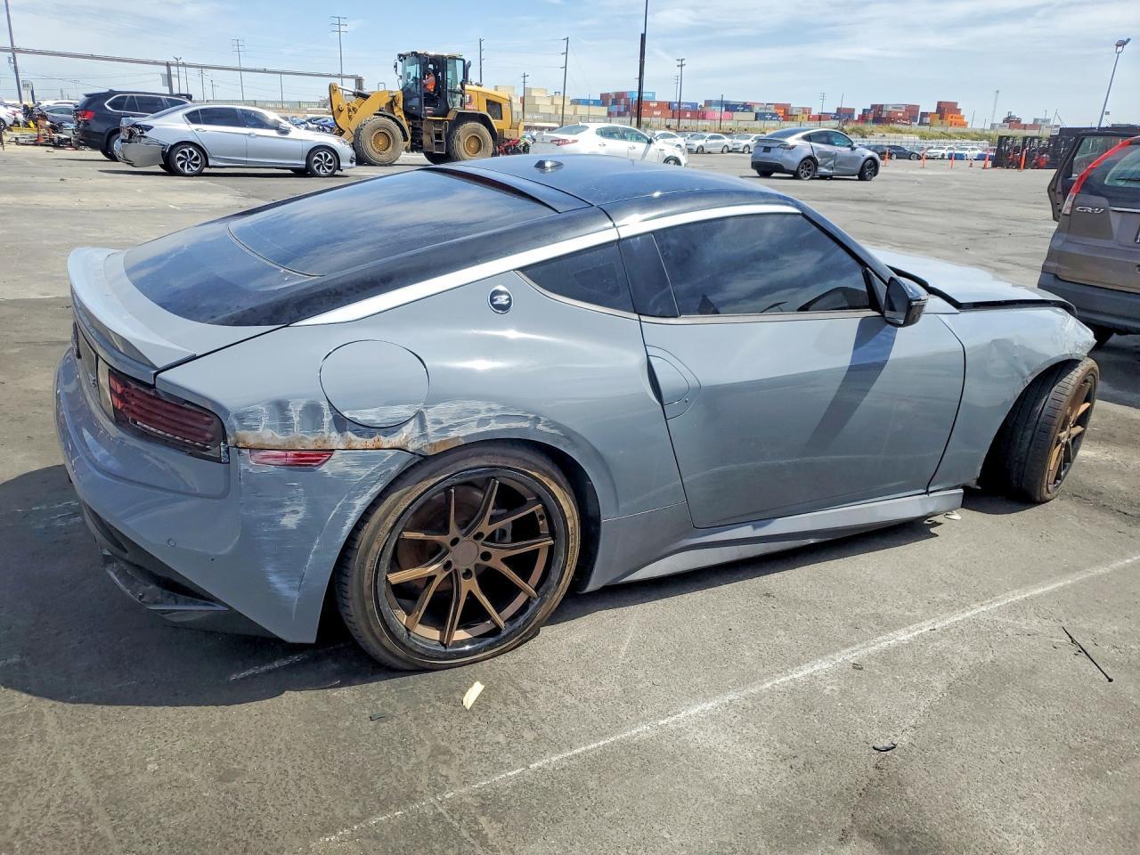 NISSAN Z