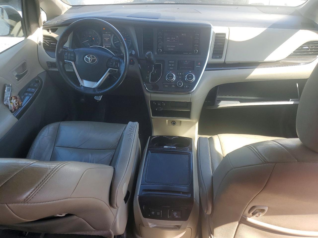TOYOTA SIENNA